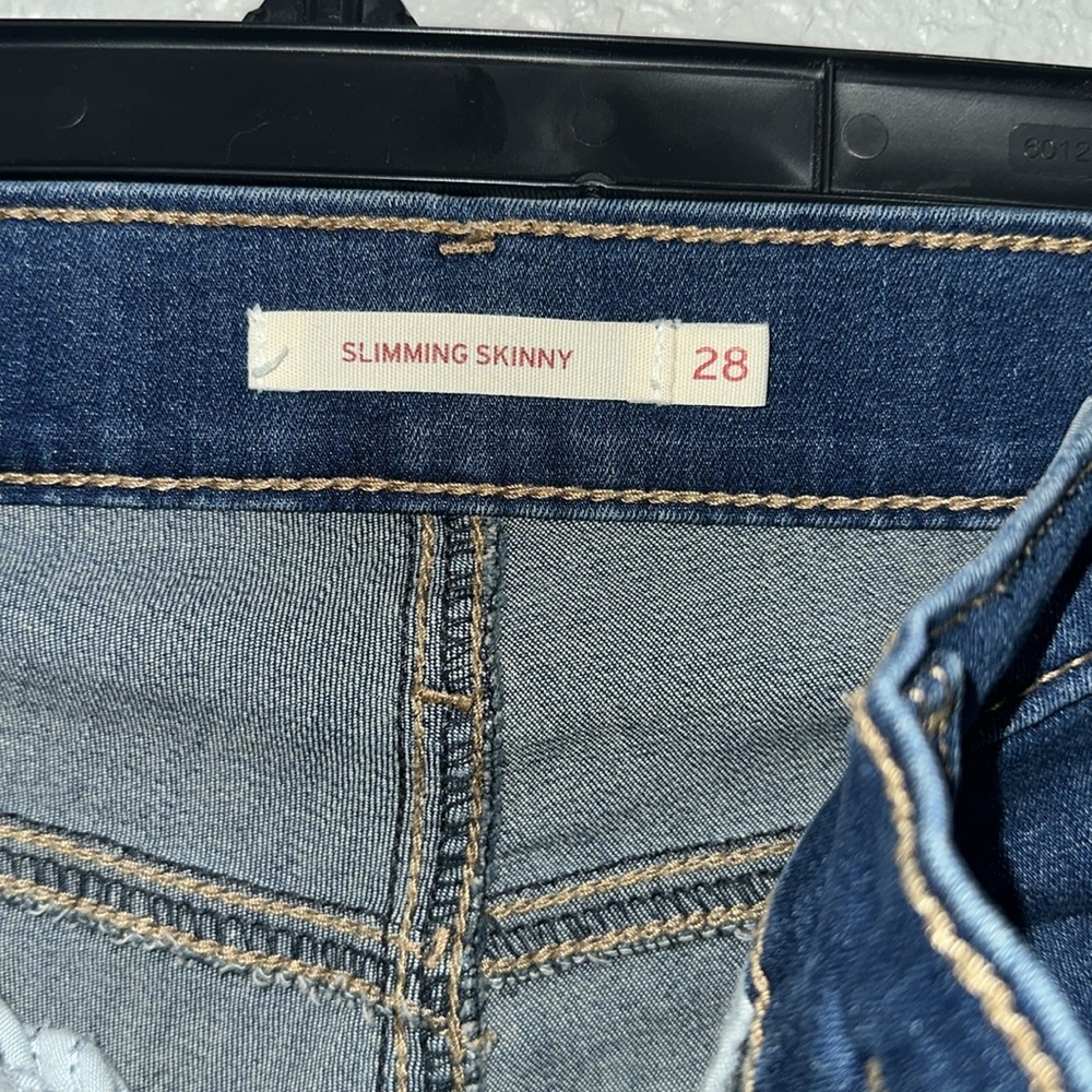 Levi’s slimming skinny jeans EUC Size 28 - Picture 7 of 12